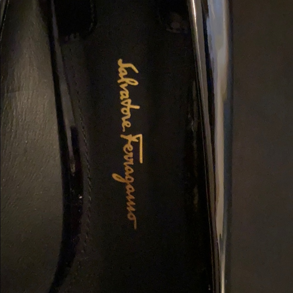 Designer shoes - Picture 3 of 3